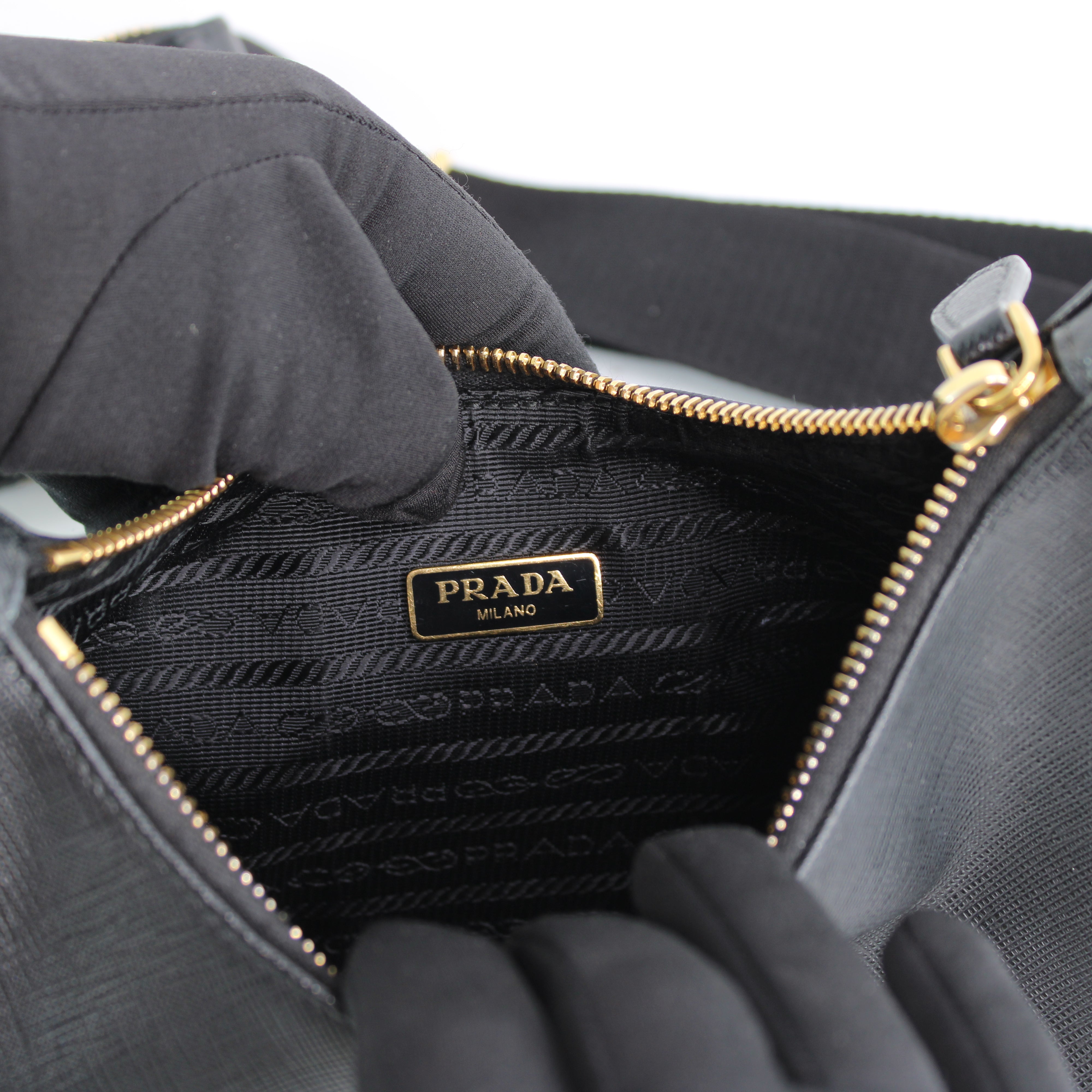 Prada Re-Edition 2005 Saffiano Leather Bag